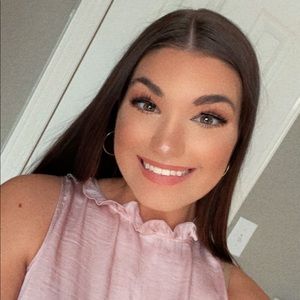 Meet your Posher, Madelynne